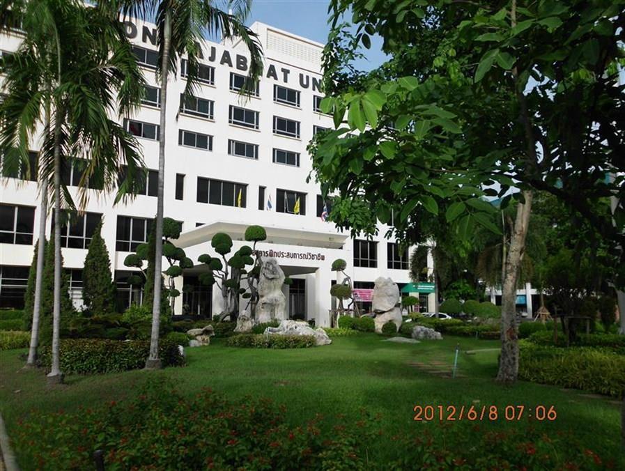 Hotel Phranakhon Grand View Bangkok Exterior foto